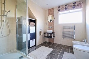 En-suite- click for photo gallery